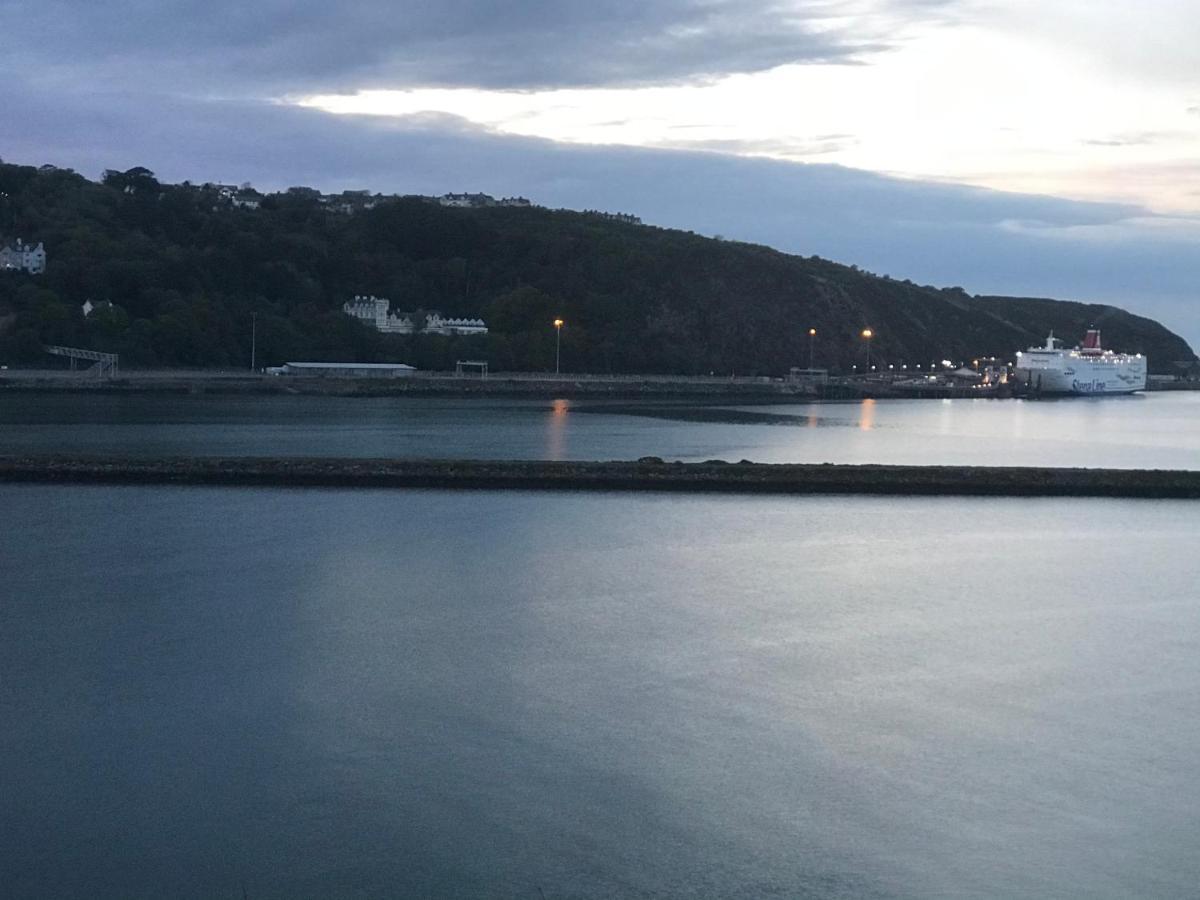 Hotel The Ferryboat Fishguard Exterior foto